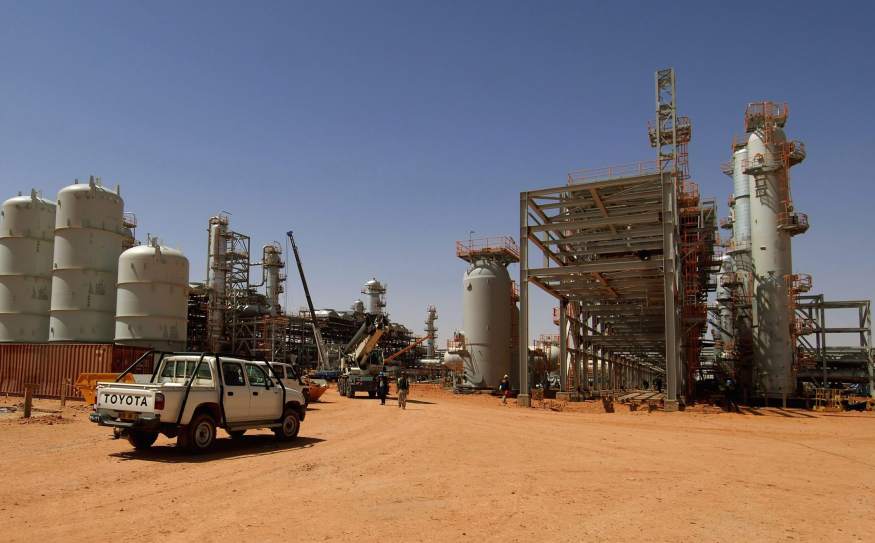 Fotografía cedida por la compañía petrolera noruega Statoil que muestra la planta de gas en In Amenas, Argel. (EPA)